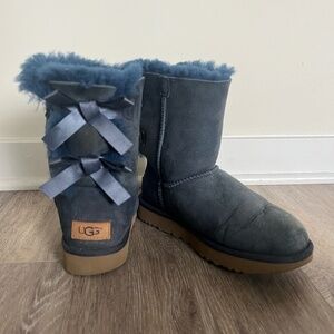 UGG Women's Bailey Bow II in Blue US size 5